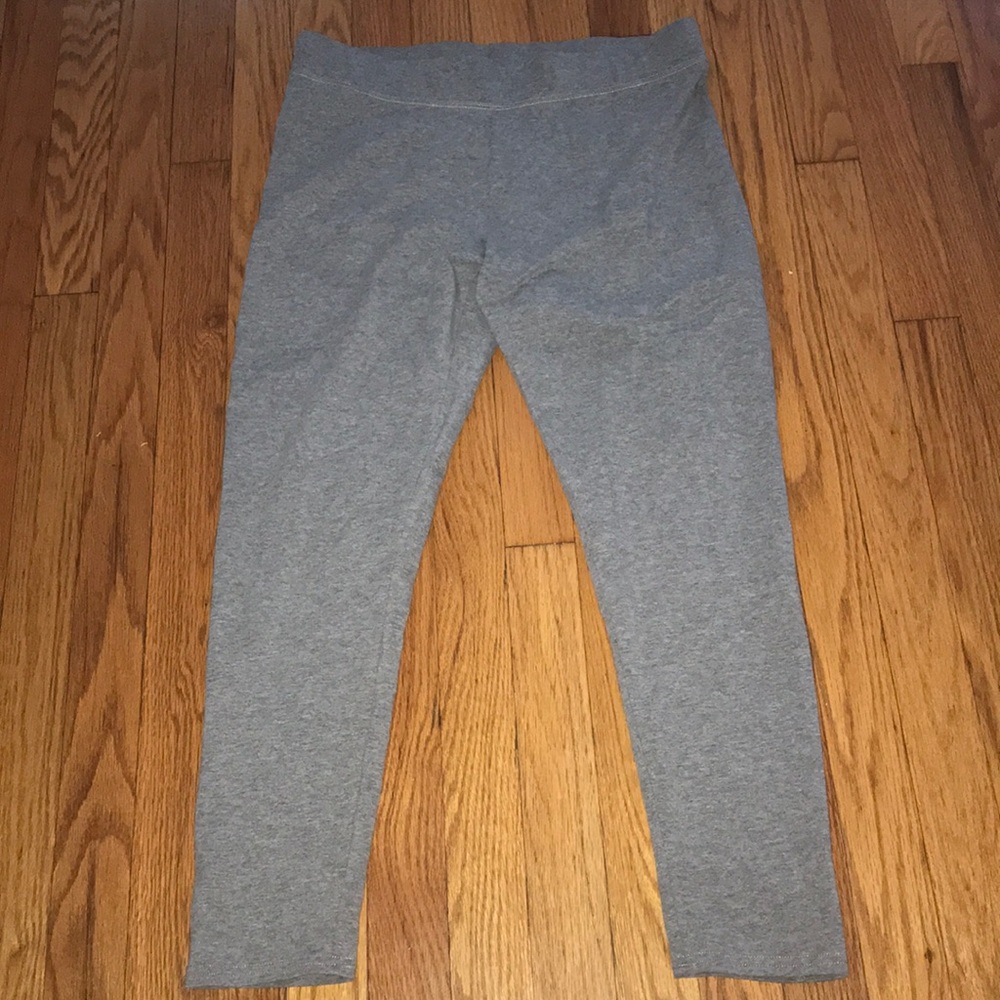 AERIE LIGHT GRAY LEGGINGS (L SHORT)